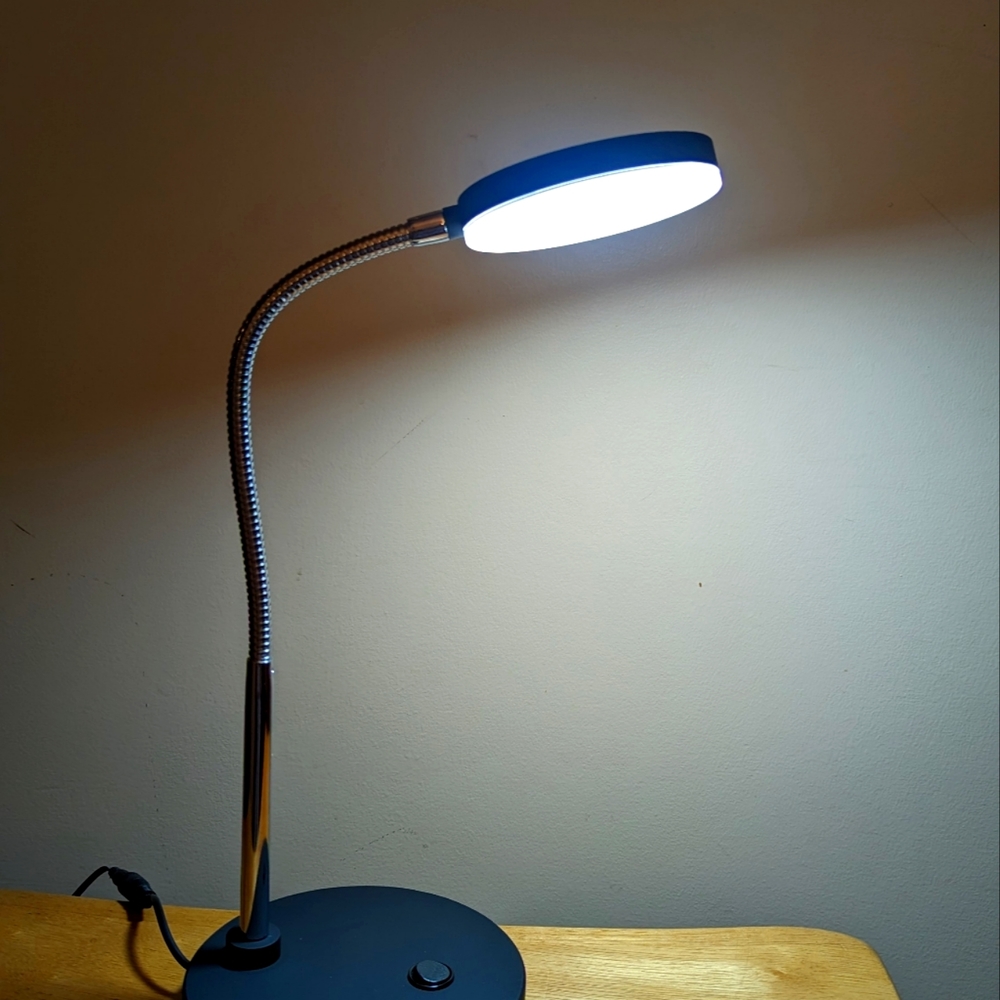 Bostitch Sport Desk Lamp. 4.5W